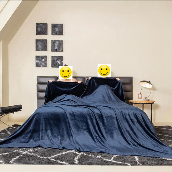 Seamless Oversized Fleece Blanket