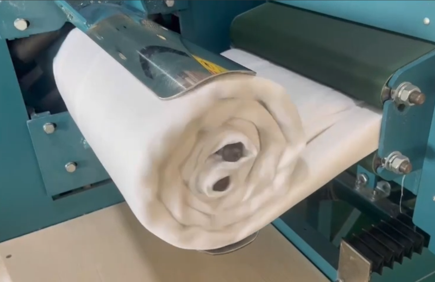 machine rolled packaging duvet