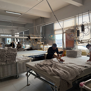 microfiber feather yarn blanket Pressing & Finishing