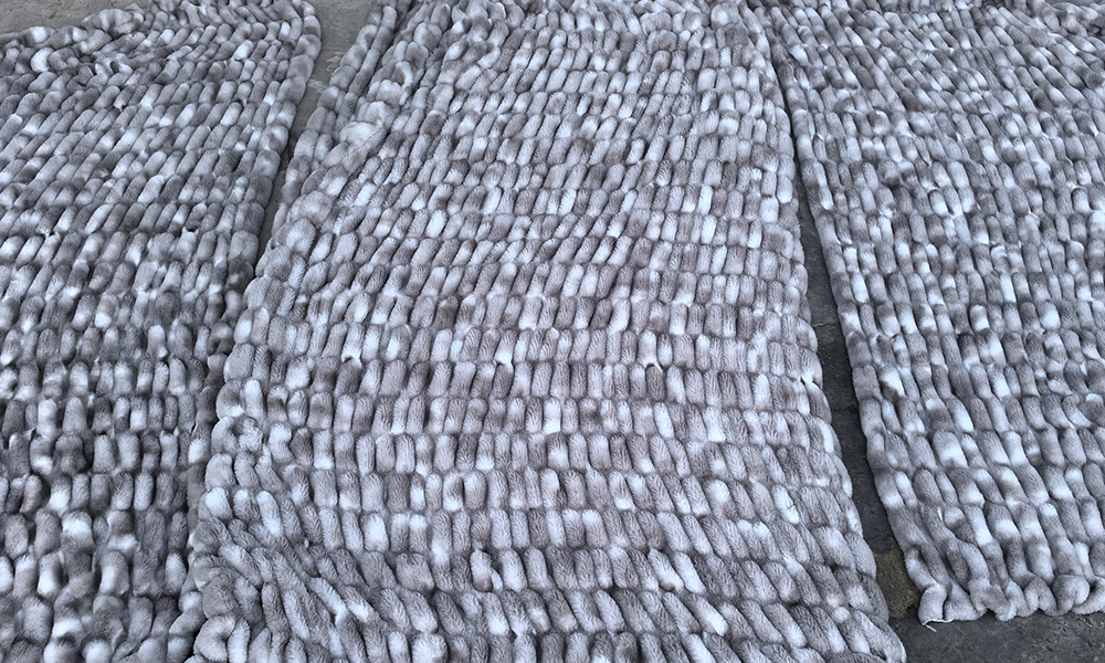 Grey tie-dye fuax fur blanket