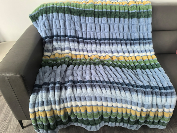 ecozymat printed ruched faux fur blanket